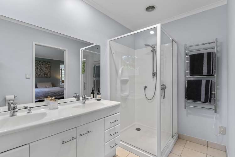 40 Shelter Drive Greenhithe_17