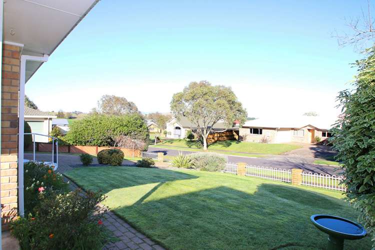 6 Guernsey Place Grandview Heights_17