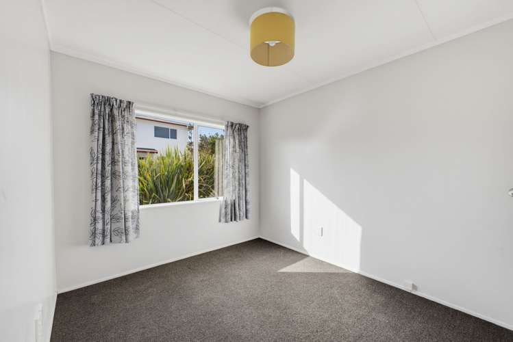 27A Tiverton Crescent Whalers Gate_13