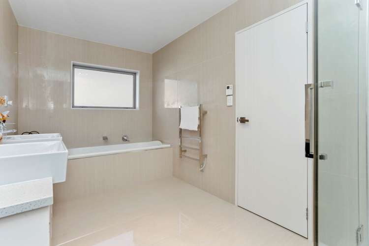 5 Palazzo Close Flat Bush_7