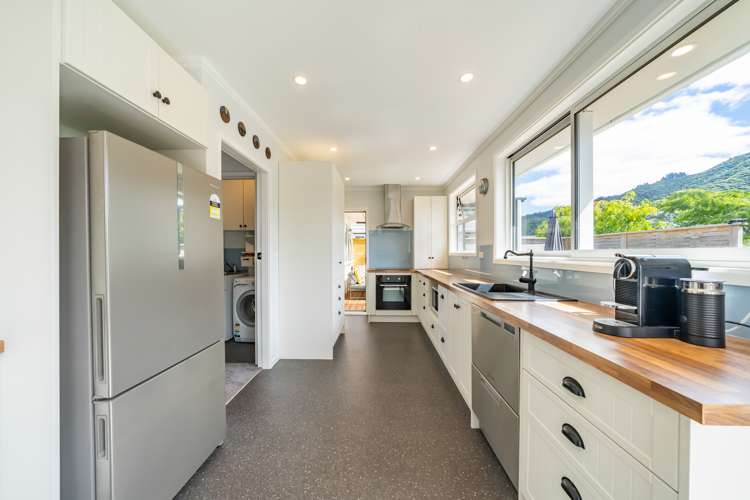 37 California Drive Totara Park_8