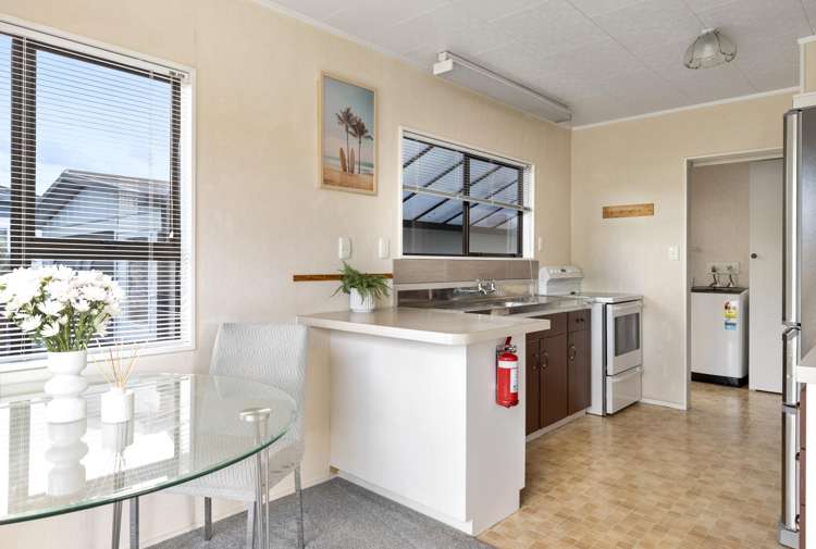 8 Deller Drive Carterton_6