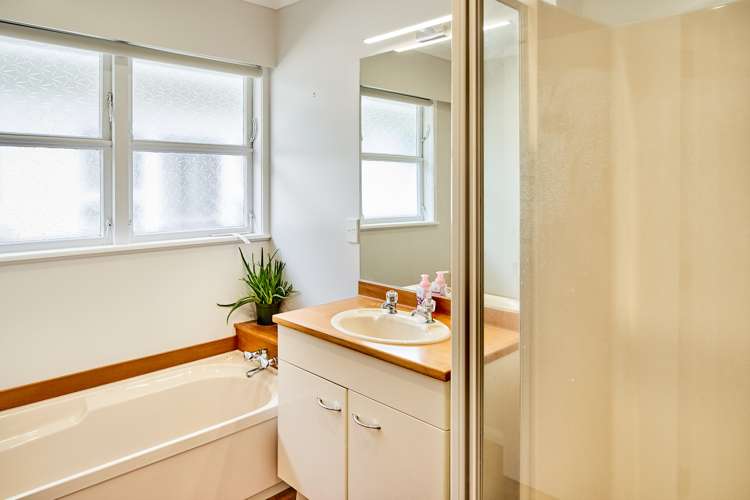 74 Wai-Iti Crescent Woburn_12