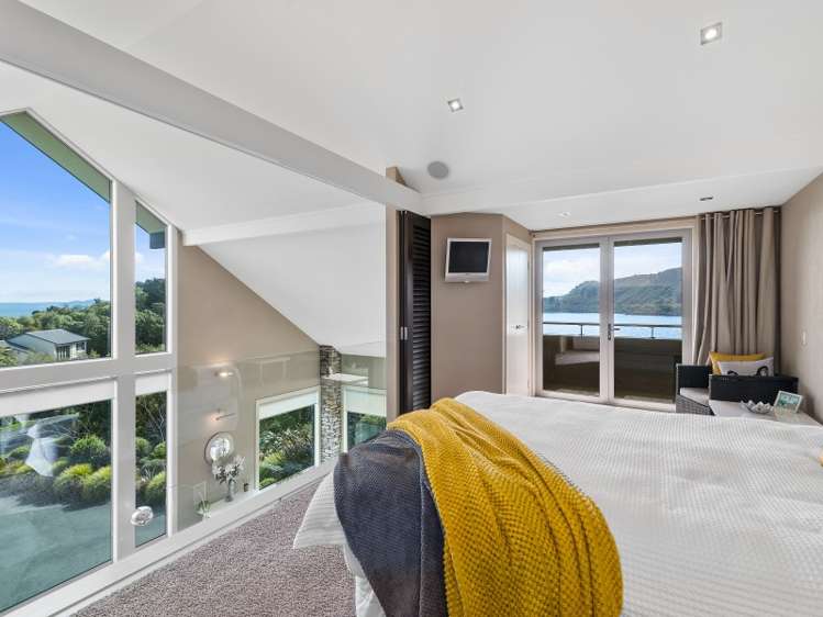 25 Whakamoenga Point Acacia Bay_16