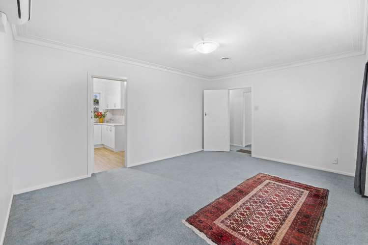 2/10 Mahon Place_4