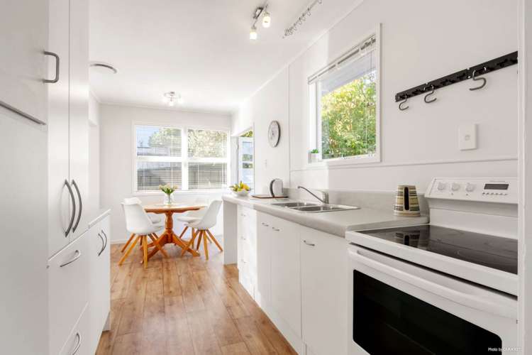 5a Scotstoun Place Glen Eden_5