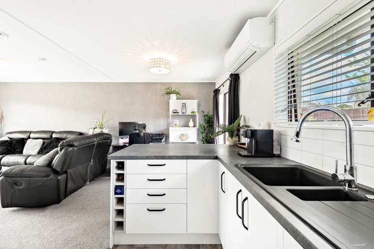 2/99 Seddon Street_0