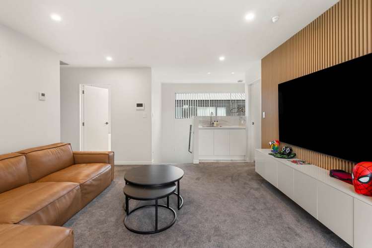 52 Malahide Drive Flat Bush_32