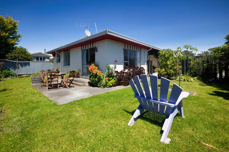 151 & 151a Beach Road Kaikoura_25