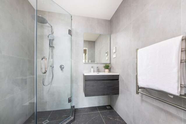 4/2 Reeves Road Pakuranga Heights_4