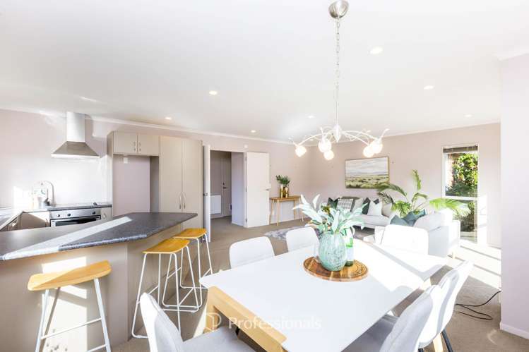 10 Mcewen Crescent Riverstone Terraces_9