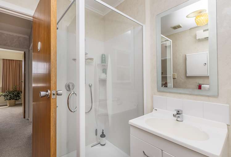 40 Saint Albans Avenue Karori_11