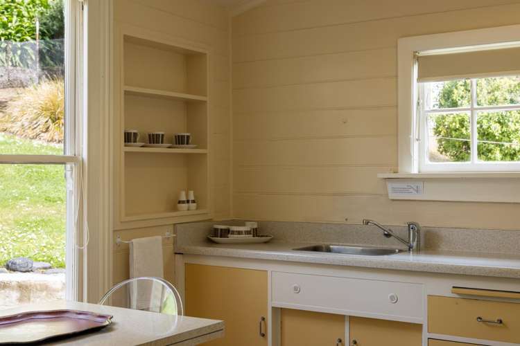 257 Beach Road Akaroa_14