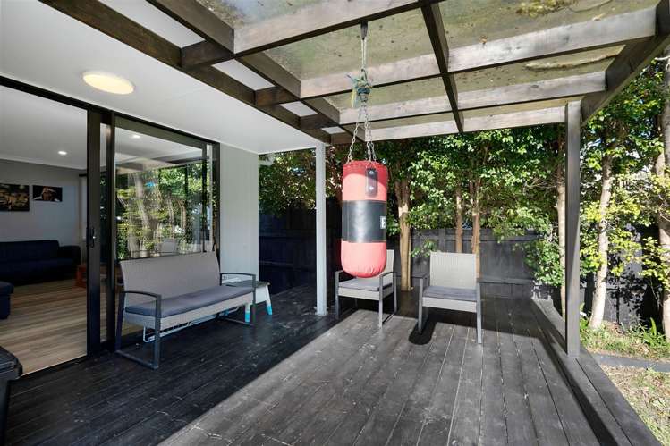 174 Solar Road Glen Eden_12