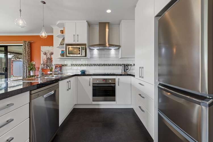 22 Bertrowe Drive Ohauiti_5