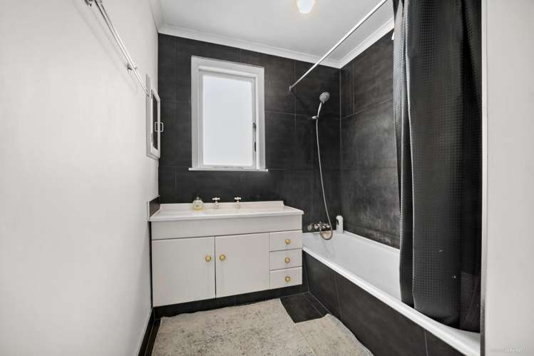 134 & 134a Browns Road_5