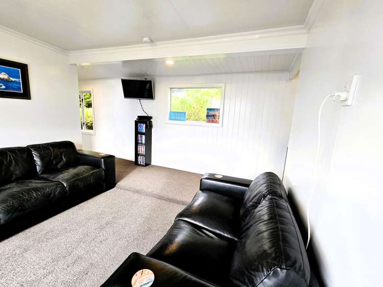 38 Esplanade Kaka Point_8