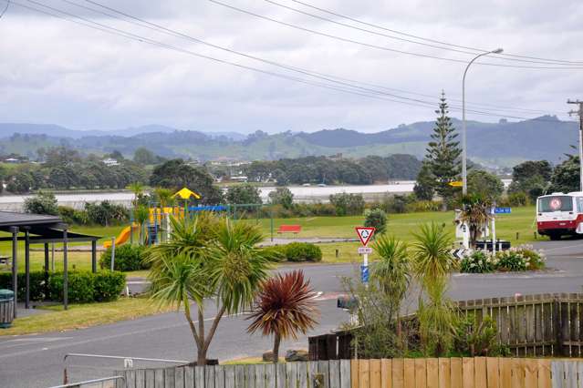 411 Seaforth Road Hauraki Surrounds_1