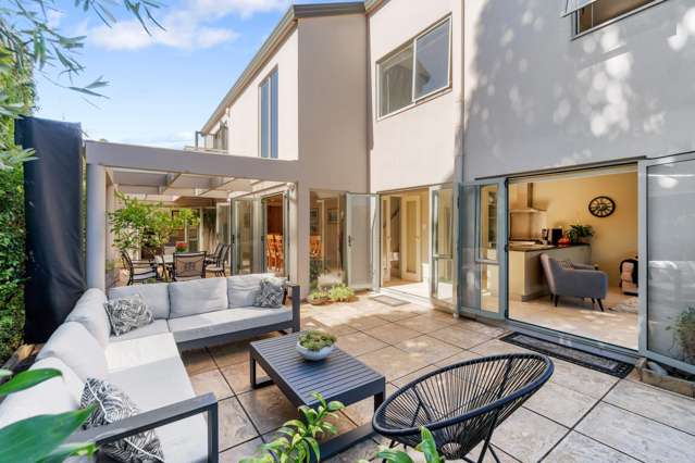 2/20A Matai Road Greenlane_2