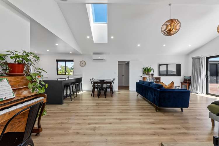 34 Spitfire Drive Burleigh_5