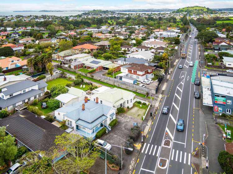 82 Lake Road Narrow Neck_8