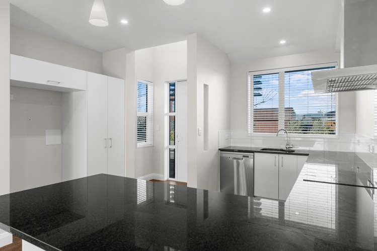 25 Dow Square_3