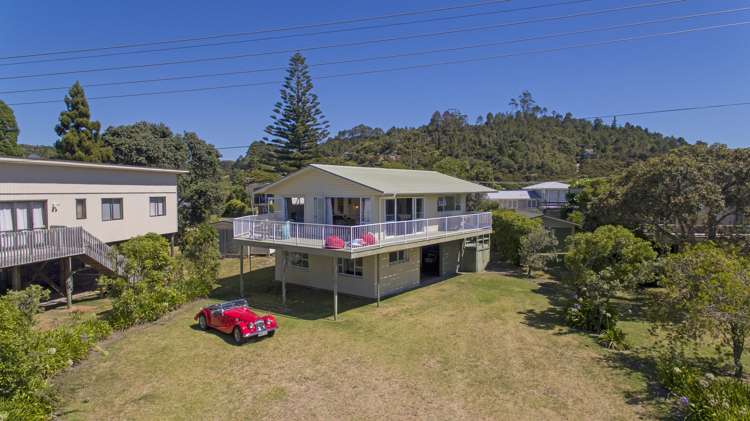 7 Marine Parade Cooks Beach_1