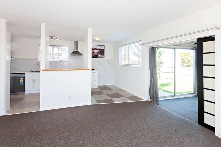 2/15 Seabar Place Glen Eden_6