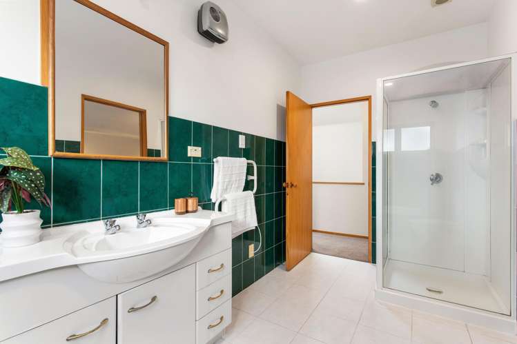 15 Brockworth Place Riccarton_9