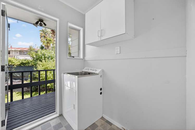 2/34A Helena Street Massey_16