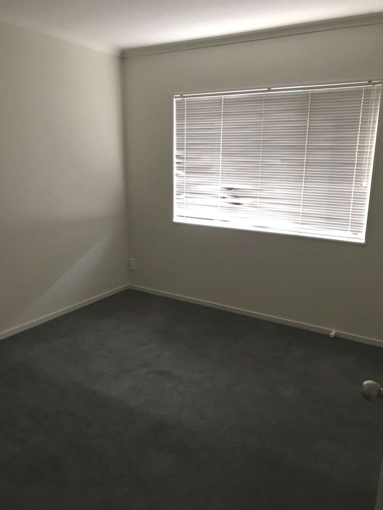 6 Fleetwood Drive Henderson_9