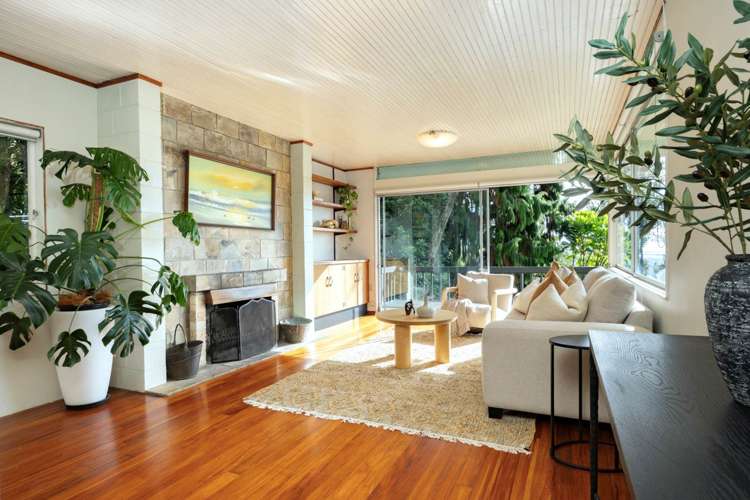 900 West Coast Road Waiatarua_11