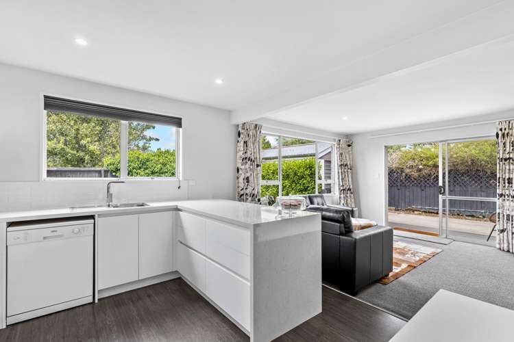 2/1 Delaware Crescent Russley_7