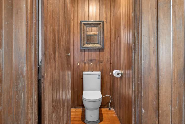 34 Riddlers Crescent Petone_11