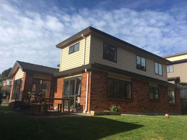 Churton Park, 5 Bed Rooms