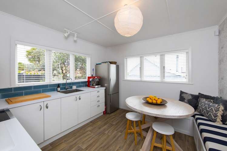 3 Karaka Street Helensville_5