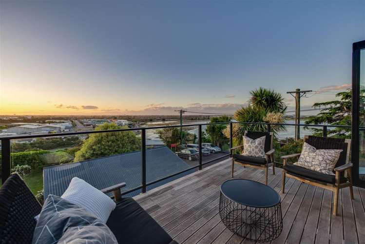 73 Te Awakura Terrace Mount Pleasant_32