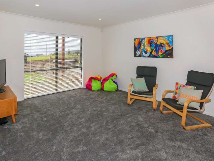 9 Lawrence Carter Drive Bombay_6