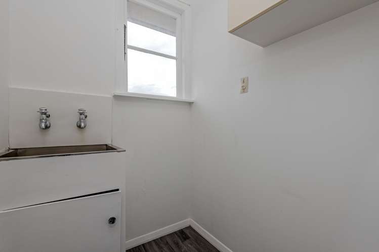 20 Roots Street West Feilding_12