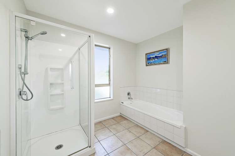 85 Pages Road Allenton_17