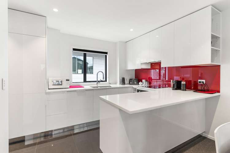 Suite 22/8 Dock Street City Centre_6