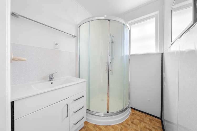 108 Hepburn Road Glendene_11