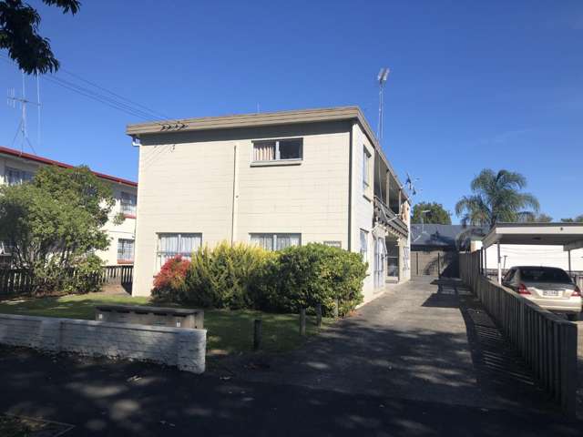 Two Bedroom Home in Hamilton East
