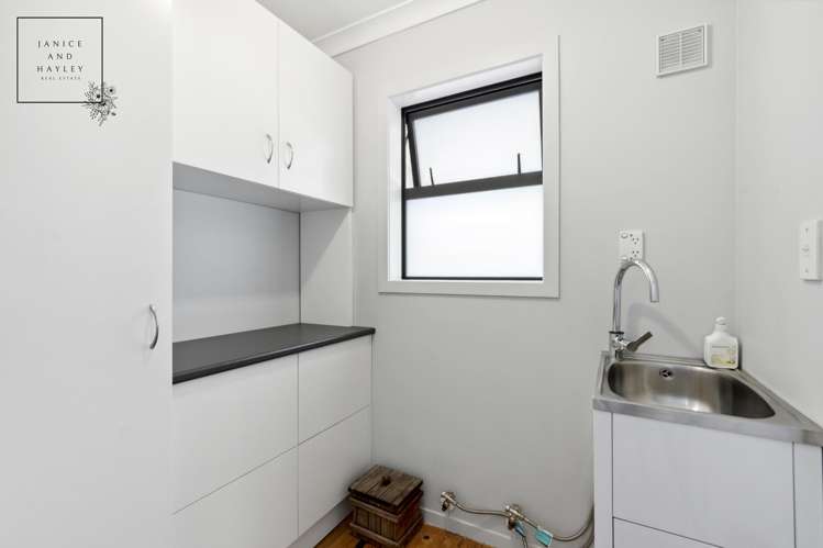 29 Youngs Road Papakura_11