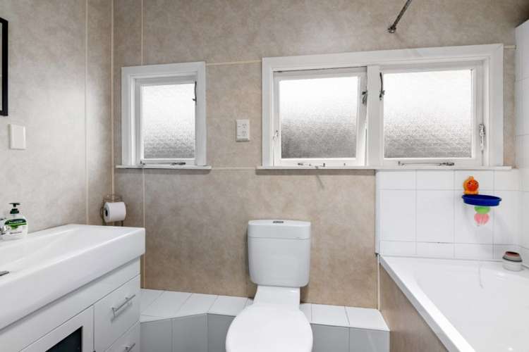 76 Neale Avenue Stoke_10