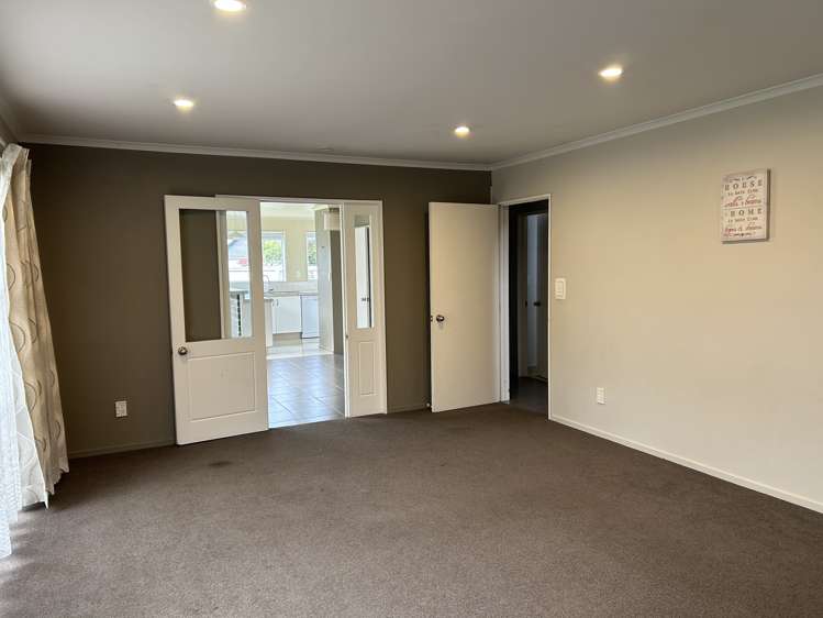 77 Regency Crescent Redwood_6