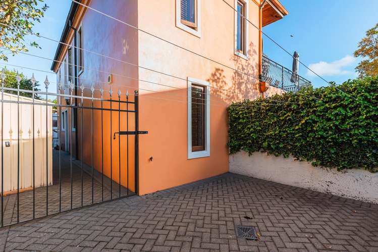 1/52 Harvey Street Waipahihi_20