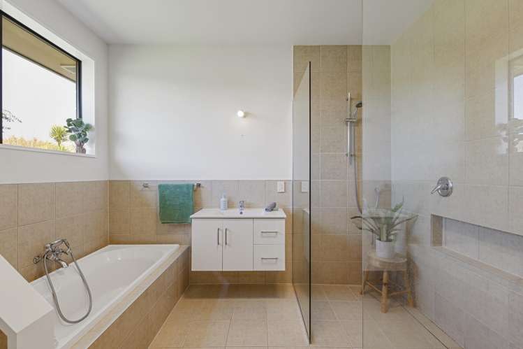 102 Glews Road Cust_22