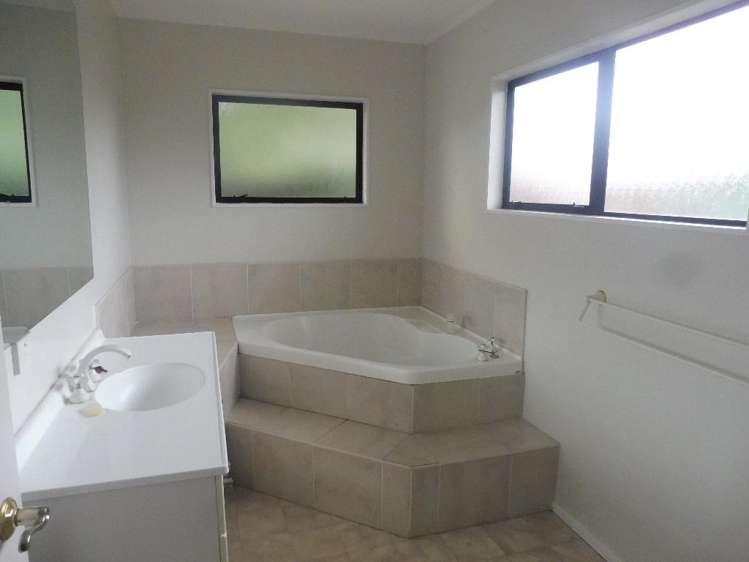 396C River Road 10458_11