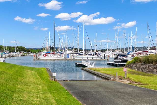 9 Finch Street One Tree Point_2